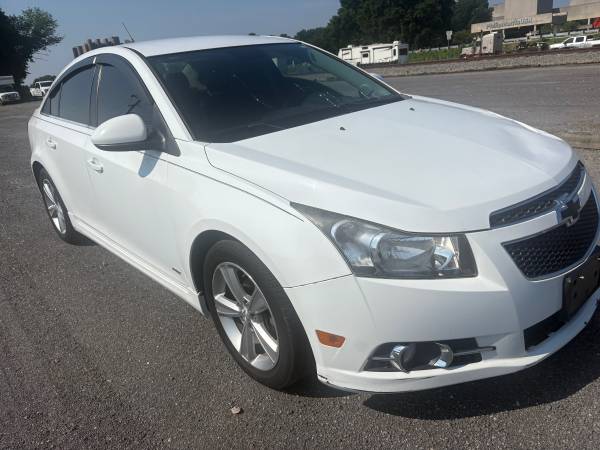 2014 Chevy Cruze 130k - $2,49963621706194689122