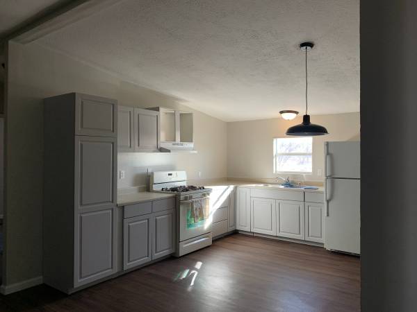 $2,000 / 3br - 3H/2BA Doublewide (El Rancho)63806069197827121