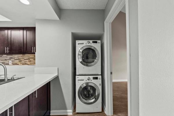 Dishwasher, Smoke-Free Community, Breakfast Bar 1