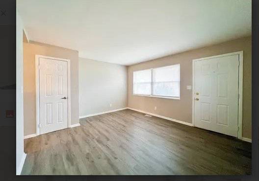 $1125.00 / 2br - 864ft2 - Bright and Sunny 2 BR/1 Full BA unit in a duplex home at corner lot in63989076120194122