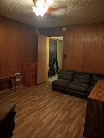 $565 / 1br - Spacious, partially furnished Room (Sherwood)63956354506242121