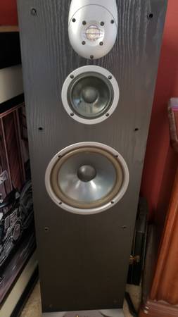Infinity Delta 40 loud speakers 1