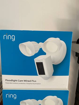 Ring Floodlight Cam Wired Plus 1