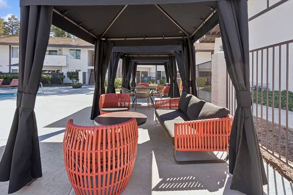 $3,145 / 2br - 1050ft2 - Techos Altos, Área de Juegos, Balcón y Patio Privado (645 Hampshire Rd, Westlake Village, CA)63981243378051122