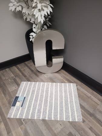 New Mineral Spring Bath Mat - Gray 1