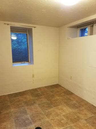 $1,200 / 2br - Privately owned!!!   Apartment in Pullman -Available now (PULLMAN)63689276887811124