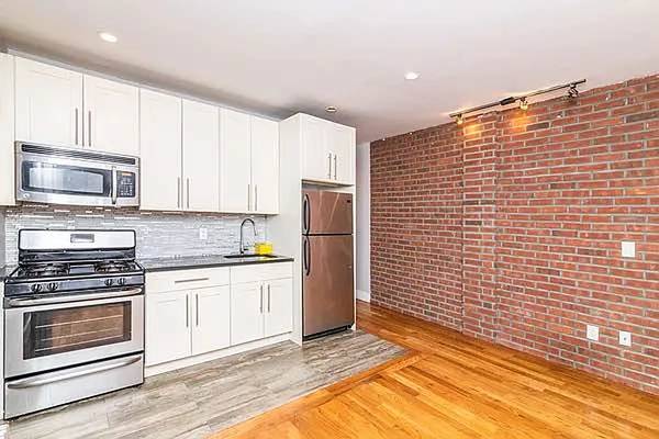 $2,499 / 1br - 101st Street Central Park West elevator building near the lake in the (Upper West Side)63661204612481121