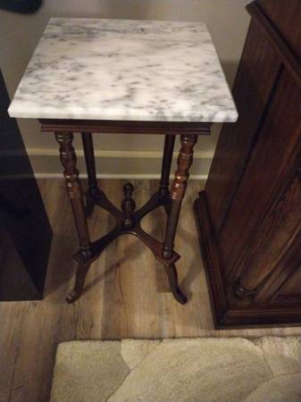 Beautiful marble table 1