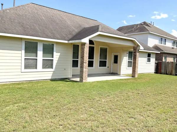 $1,075 / 3br - 2101ft2 - Single Family Home (Houston)63924043727235121