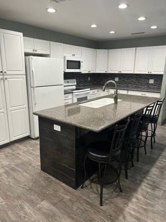 $2,150 / 3br - 1450ft2 - Excelente casa, excelente ubicación (Tulare)63809865032451124