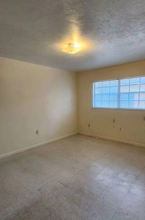 $800 / 2br - 864ft2 - 2-bedroom, 1 bathroom duplex (Gainesville)63823035262083122
