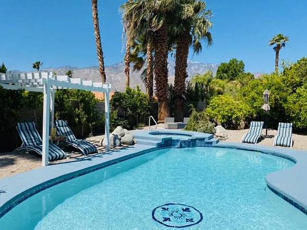 $3,500 / 3br - 1800ft2 - Beautifully furnished home with pool, spa, great view, close Downtown (Palm Springs)63686192268801120