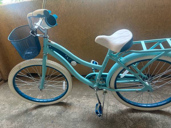 For Sale: Light Blue Cruiser Bike with Basket (Indio)63686551587969123