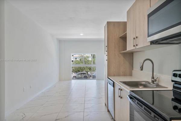 $2,830 / 2br - 867ft2 - Modern 2bd in Bamboo Residences, Miami (Miami)64049278898561122