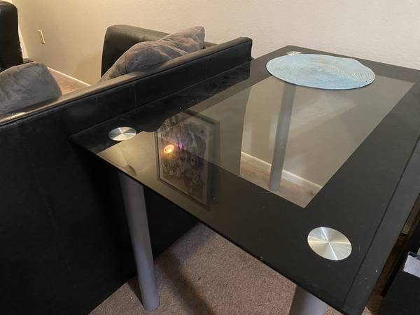 ELEGANT RECTANGULAR GLASS TABLE 1