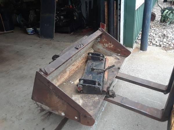 Thomas 133 Skidloader Quicktach - $800 (Sioux Falls, SD)62904074884354122
