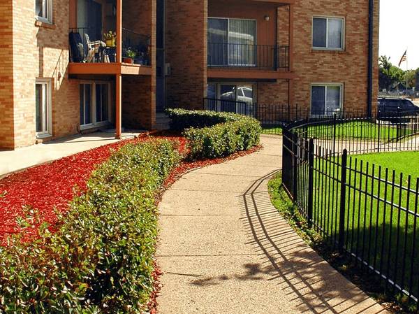 $1,430 / 2br - 860ft2 - Pumpkin Spice & A Everything Nice – Tour Today!63868704377731121