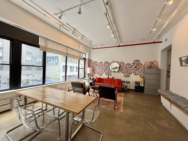 $7,200 / 1800ft2 - Fully Built, Modern Office in Chelsea – No Fee! (Chelsea)63912048325890122