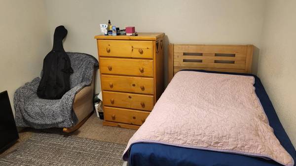 $750 / 4br - 1 bedroom for rent in 4 bedroom home (Visalia)63809887332355122