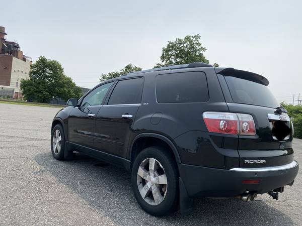 2011 GMC Acadia SLT low miles 114k - $5,400 (West Springfield)63615511389827124
