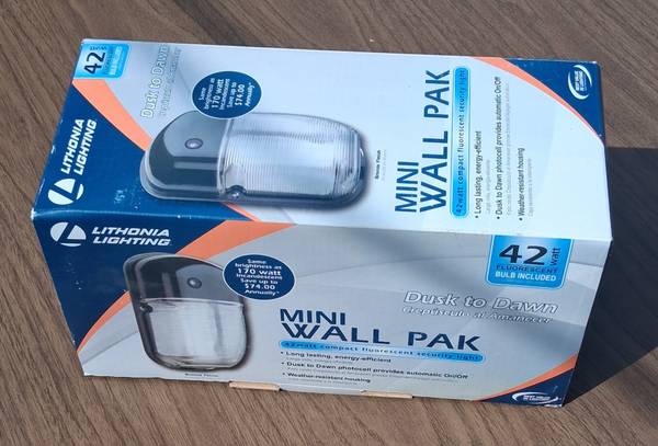 NEW Lithonia Lighting Mini Wall Pak 1
