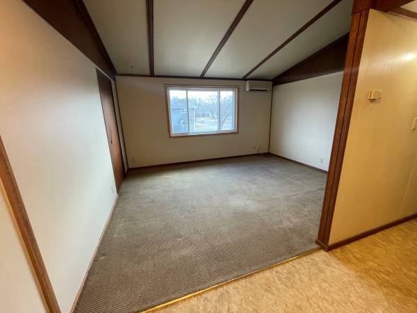 $775 / 2br - 650ft2 - 750 Harding St. #1 - Available October 2025 (Chippewa Falls, WI)63845959514115121