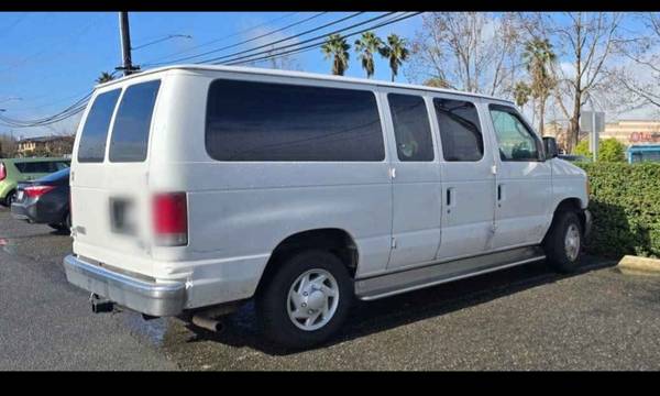 Ford Econoline E150 XLT - $7,600 (petaluma)63624010407553121