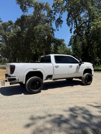 2020 GMC 2500HD Denali 4x4 Lifted - $49,500 (Cic)63619306435585123