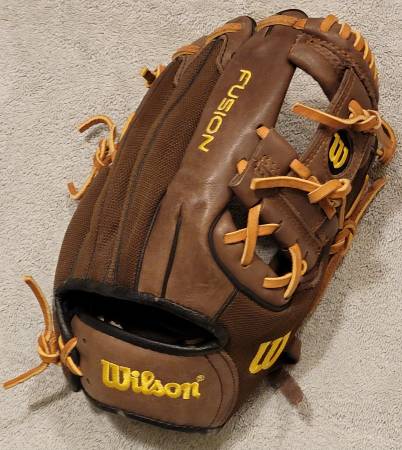 * Wilson A600, Ball Glove, FUSION  12" NEW 1