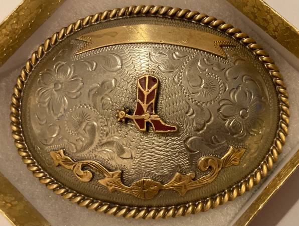 Nice Vintage Belt Buckles and Bolo Ties 1