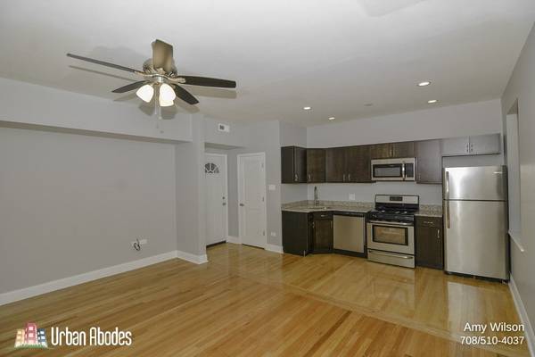 $1,850 / 2br - 1100ft2 - Large 1100 sqft 2 Bed, 1 Bath in Logan Square, Available: 10/1/2025 (Logan Square)63781678011139124