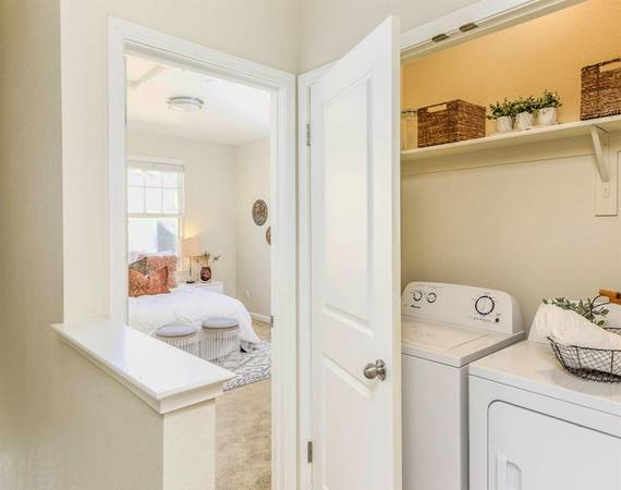 $3,595 / 3br - ¡Tres habitaciones! + Boutiques únicas, restaurantes, cafés - Techos de 9 pies (Petaluma)63824665390081124