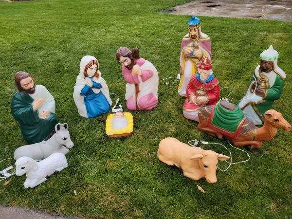 Complete blow mold Nativity Set 1