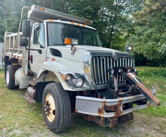 **2009 International Dump Truck** - $16,900 (Westport)63469900052099123
