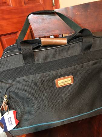 AMERICAN TOURISTER CARRY ON 1