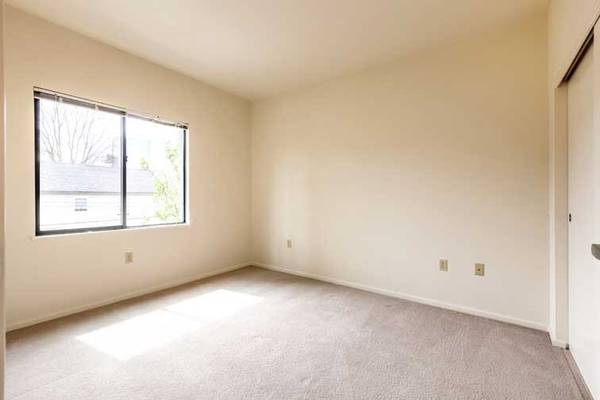 $1,900 / 1br - 678ft2 - 1st Mo Free Rent! Modern Flat, Balcony, Parking Available ~ Apply Now (NW Portland, Nob Hill, NW 23rd, NW 21st, Pearl)63895123275011123
