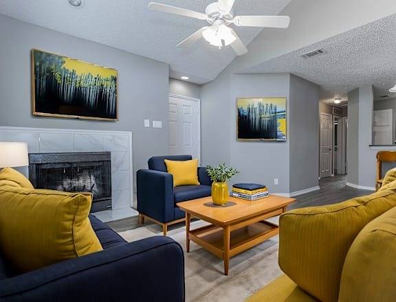 $1,280 / 2br - 925ft2 - Tennis Court, Air Conditioner, Garden with Outdoor Kitchen (9707 Walnut Hl Ln, Dallas, TX)63796578094979121