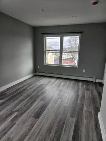 $2,500 / 2br - 800ft2 - Unit for rent: 32 Irving St, Unit 2F, Everett MA 02149 (Everett)63996257939586123
