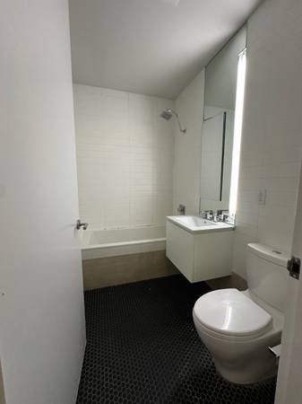 $2,695 / 550ft2 - HUGE VERY HIGH CEILINGS Studio! Greenpoint by water! Franklin&Eagle st (Greenpoint)63788385072513122