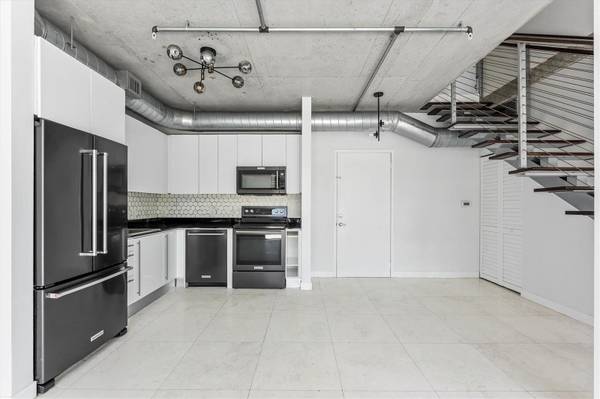 $4,400 / 2br - 1255ft2 - Two Story Loft Style on Miami River! (Neo Vertika- Brickell)64001847326723122