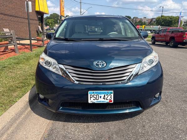 2012 TOYOTA SIENNA XLE AWD 1 OWNER GREAT CARFAX - $7,999 (Columbia Heights)63470067763713124