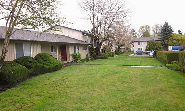 $858 / 2br - 800ft2 - 2 bedroom, in Portland OR, Laundry Facilities (6724 SE 72nd Ave, Portland, OR)63870109356417121
