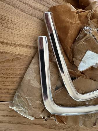 NOS 1967 y 1968 Ford Mustang, moldura cromada de ajuste trasero izquierda y derecha - $200 (SE Portland)63471429917955124