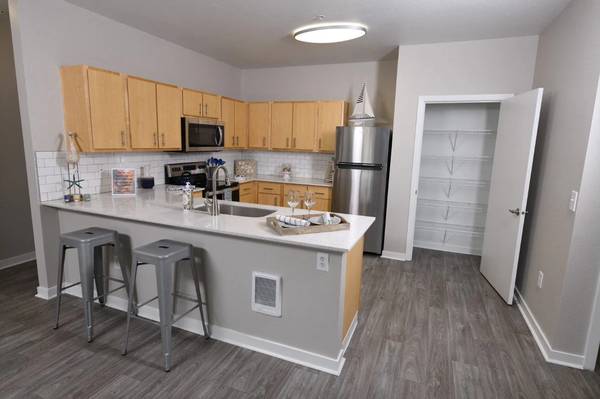 $1,869 / 2br - 1023ft2 - $1000 of when you move in by 9/30/25! (Wilsonville - Argyle Shopping Center)63831537392897124