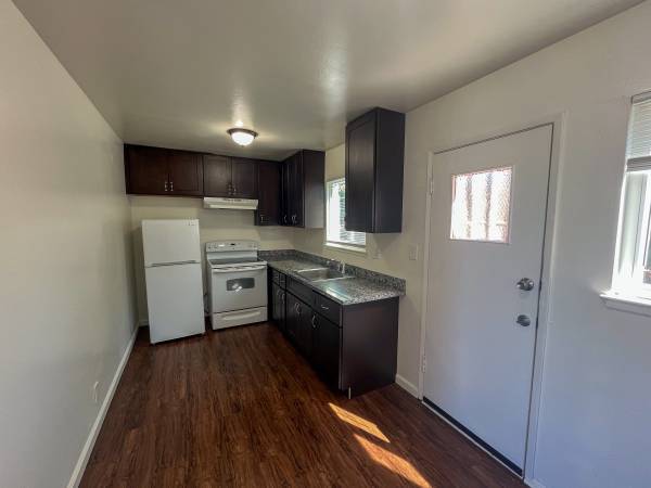 $1,150 / 2br - 2-Bedroom Unit – Move-In Ready (oakland east)63824143923713120