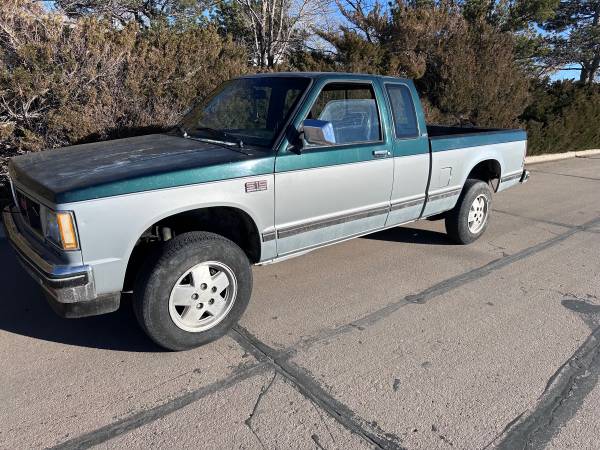 Chevrolet-GMC Sierra Classic 4x4 116k / clean title - $4,50063619895580419121