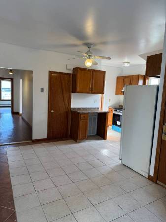 Spacious 3bed/1bath Near Kennedy Park $1,750 a month 1