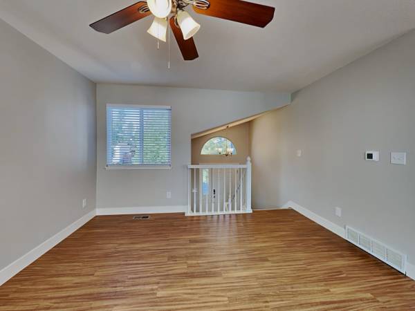 $1,425 / 3br - 1415ft2 - Comfortable living. Conveniently located, spacious 3 bed 2 bath! (Denver)63920602227587123