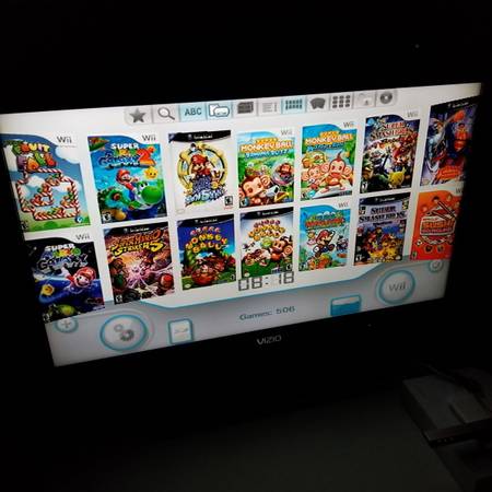 Consola Wii con paquete de 2 TB - $300 (Van Nuys, CA)63435358261379124