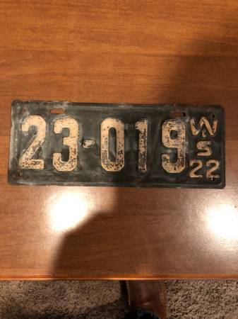 Antique 1922 Wisconsin License Plate 1